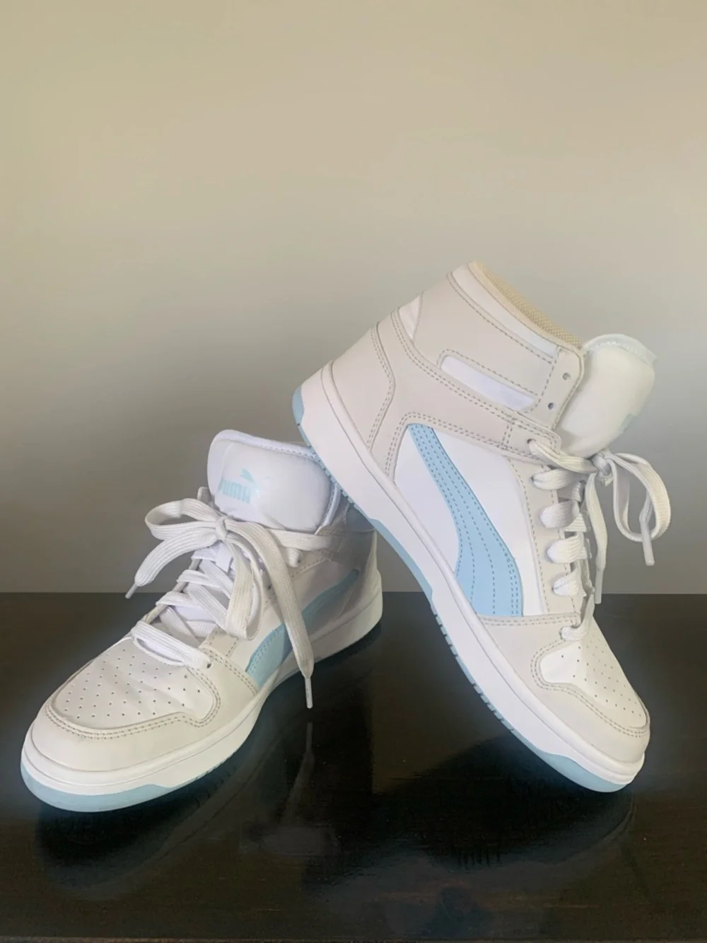 ✨ Puma Light Blue & White High-Top Sneakers size 8✨